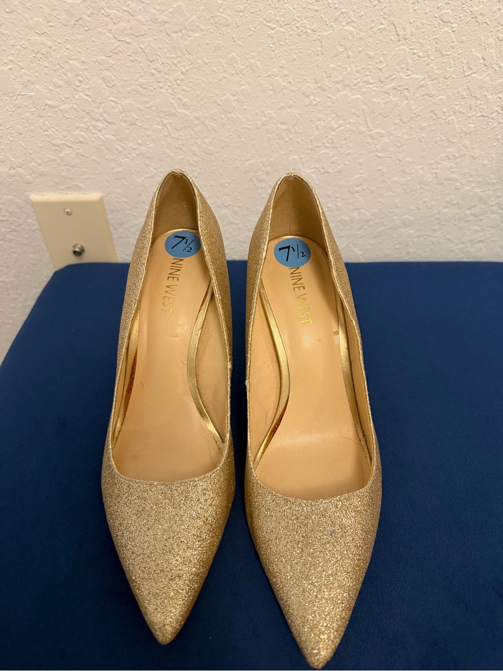 Nine West Jackpot Gold Glitter Pointed Toe Stiletto Slip On Pumps 7.5M